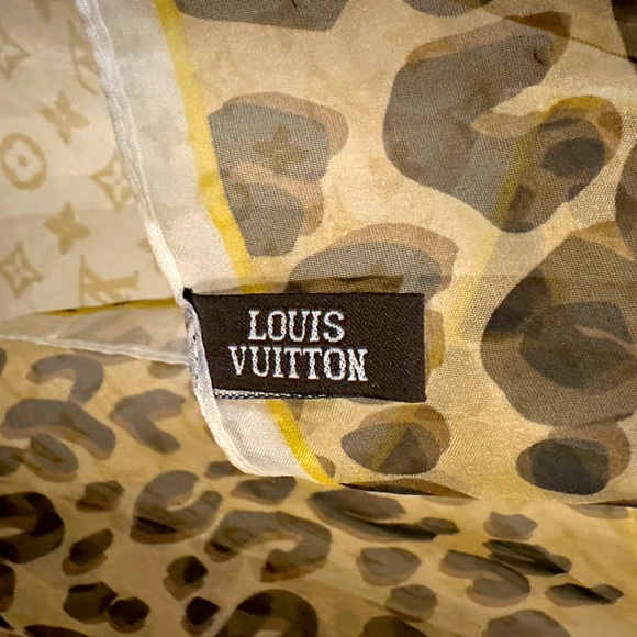 Made in Italy 100% Silk Scarf - Picture 3 of 4